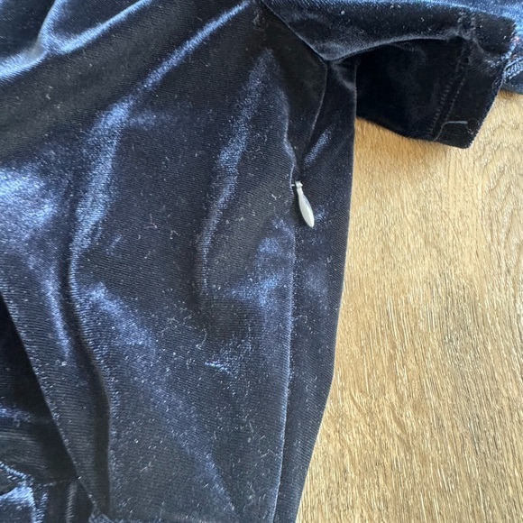 Chelsea28 Navy Blue “velvet” like material dress. New with tags! Women’s size M. - Picture 9 of 13